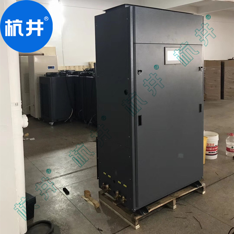 恒溫庫(kù)安裝中風(fēng)管的裝配 恒溫庫(kù)安裝中風(fēng)管的裝配